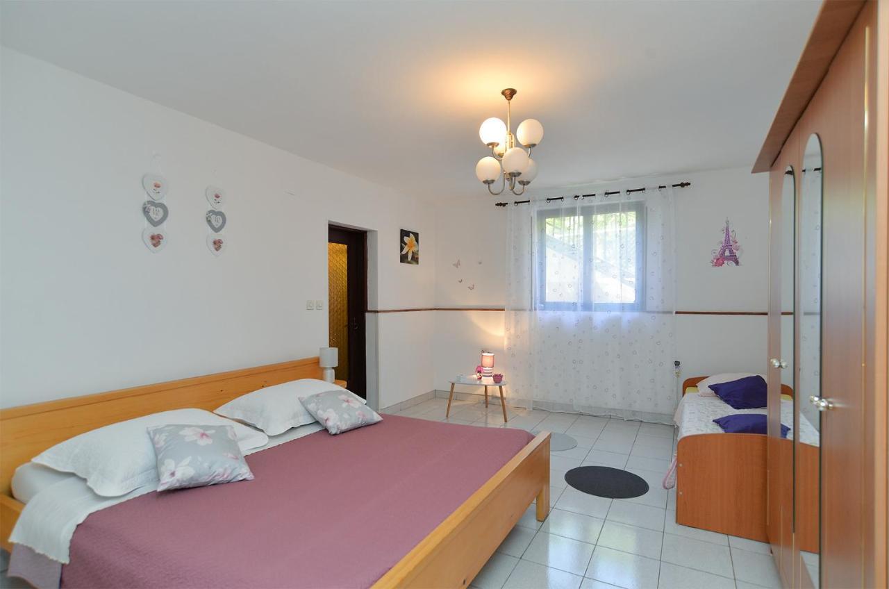 Apartment Dulijana 2042 Pula Bagian luar foto