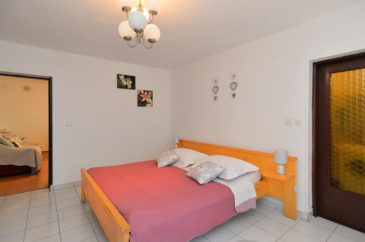 Apartment Dulijana 2042 Pula Bagian luar foto