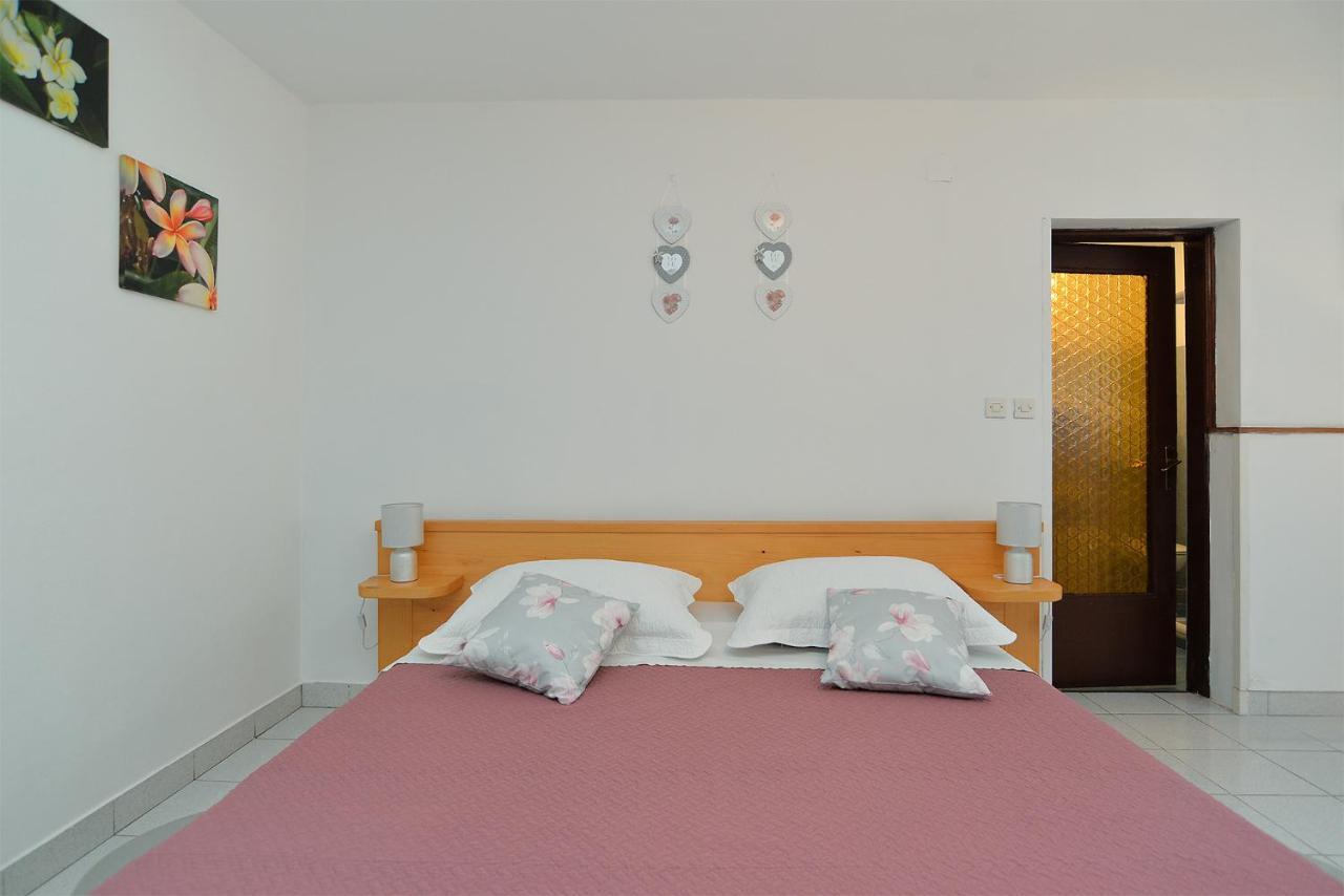 Apartment Dulijana 2042 Pula Bagian luar foto