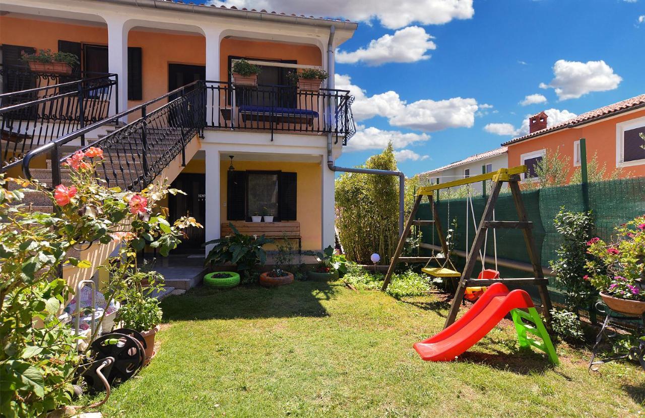 Apartment Dulijana 2042 Pula Bagian luar foto