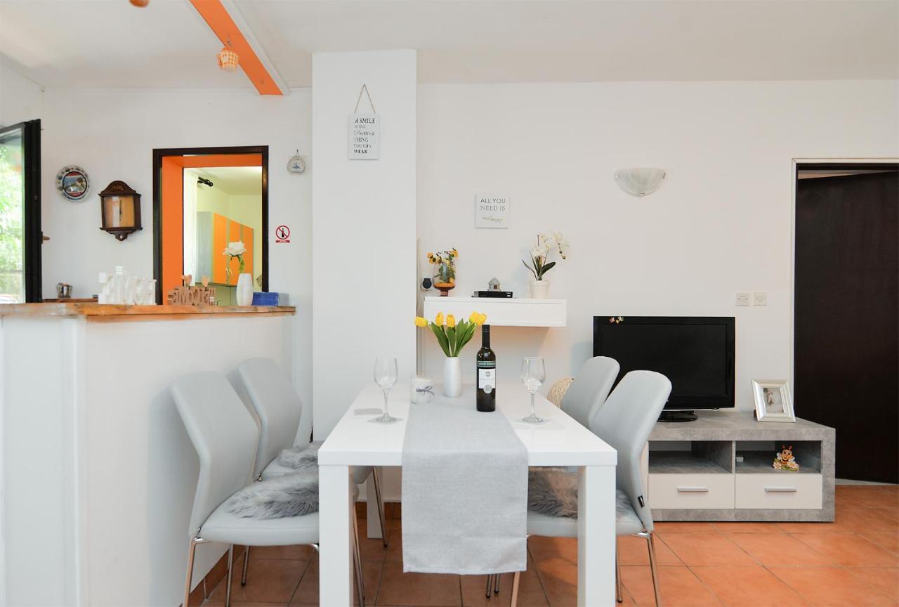 Apartment Dulijana 2042 Pula Bagian luar foto